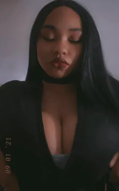 cute bitch revealing her tits