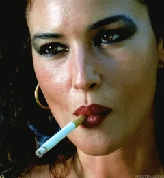 monica bellucci...bad smoking italian....kiss! kiss!