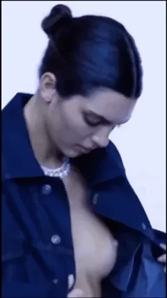 kendall jenner nip slip