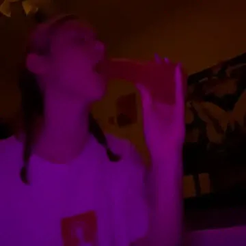 18 yr Cute tiktok teen leaked nudes