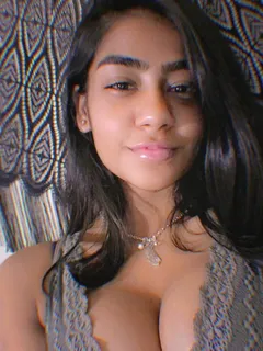 desi cleavage