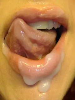 hubby loves it when i kiss him with a mouth full of cum.