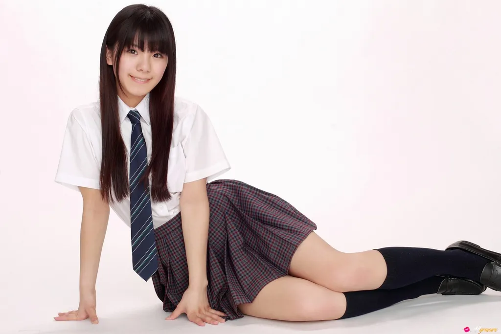 Mitsue Saito in All Gravure set Academy Shoot