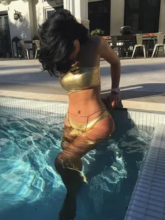 kylie-jenner-in-a-bikini-31 - kylie-jenner-in-a-bikini-31.jpg