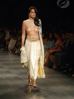 bollywood actress sameera reddy boobs show on ramp walk, fake?

official website: www.desileones.info

more indian pics follow me on