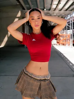 eva gutowski (youtuber) - cute skirt