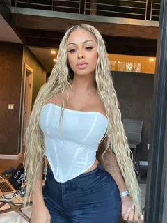 ig goddess analicia chaves