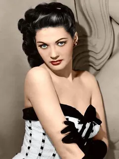 yvonne de carlo as lily munster 05