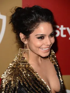 vanessa hudgens side-boob