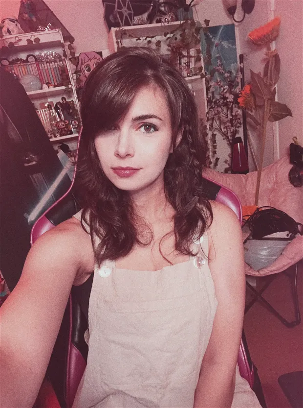 kaitlin witcher (streamer) - cute selfie in dungarees