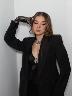 sexy hailee steinfield 4