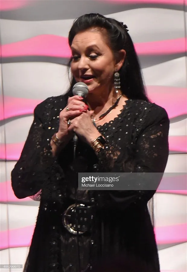 crystal gayle 83rd pic.