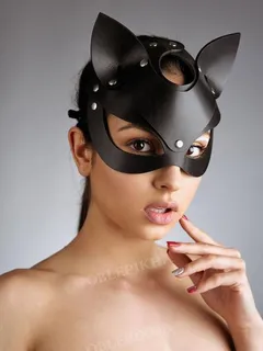 cute grrrl in her cat woman fetish mask