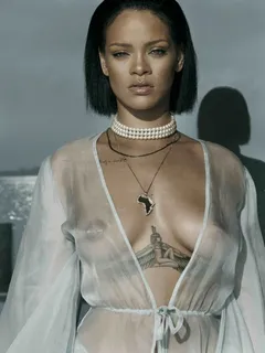 rihanna's nice tits