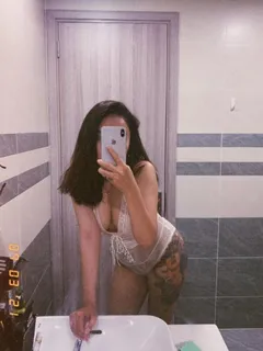 asian vietnamese selfie - kiều max