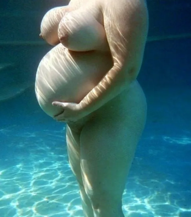 pregnant under water