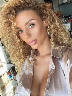 exotic jena frumes with beautiful green eyes