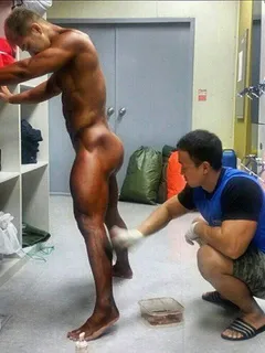 naked bodybuilder body