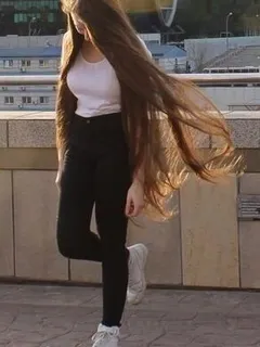 gorgeous long natural brunette hair. so feminine!