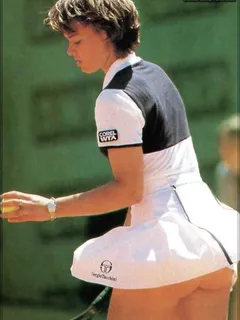 martina hingis ass