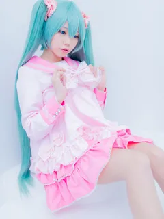 Miku Hatsune in All Gravure set Nairu