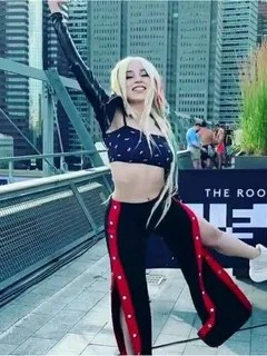 ava max