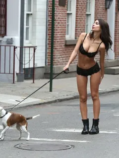 emily ratajkowski sexy underwear in public