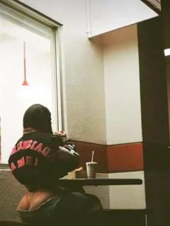 india westbrooks eating at in-n-out burger