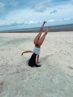 cartwheel booty.