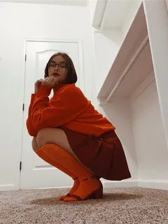 liza soberano velma cosplay