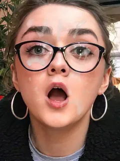 maisie williams is cumslut