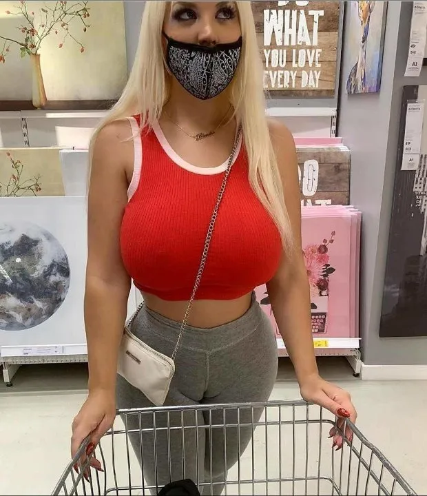 2busty2hide