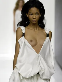 chanel iman -12/90 -5'10''- 32-23-33''- 32a-bra -113lbs - 8-shoe, hot model cunnilingus! -yum! yum!