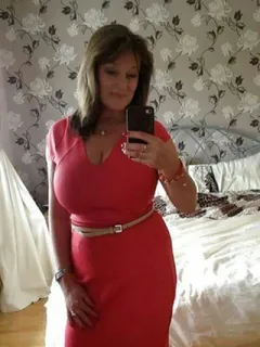 big breastsed milf selfie