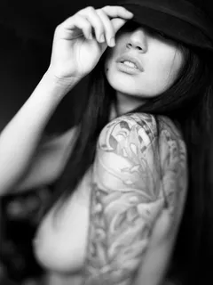 hot tattoed girls 059