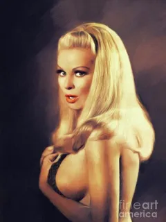 joi lansing showing side-boob