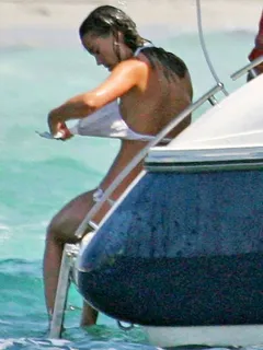 pippa middleton - topless bikini leaked pictures