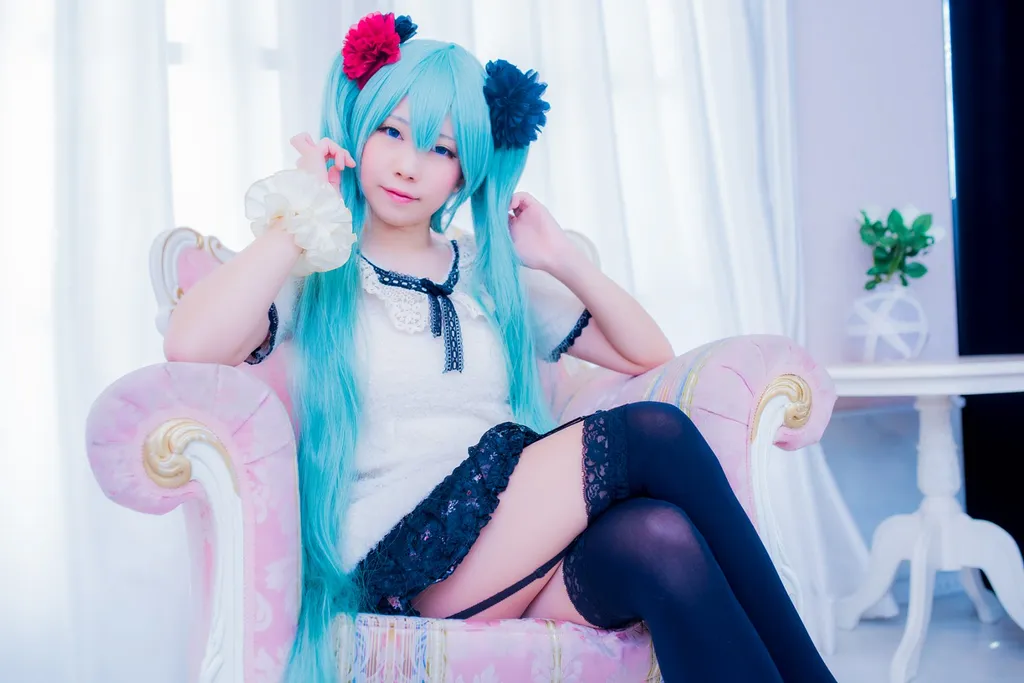 Miku Hatsune in All Gravure set Nairu