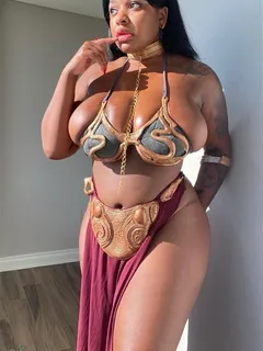 beautiful busty black woman dressed as princess leia