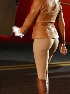 amy’s amazing ass from “night at the museum 2”