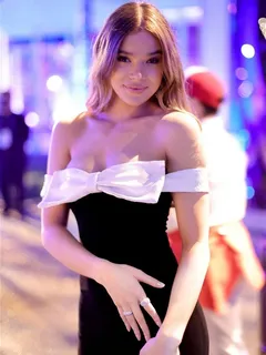 hailee steinfeld – vanity fair oscar party 2022 xi