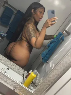 black ass selfie