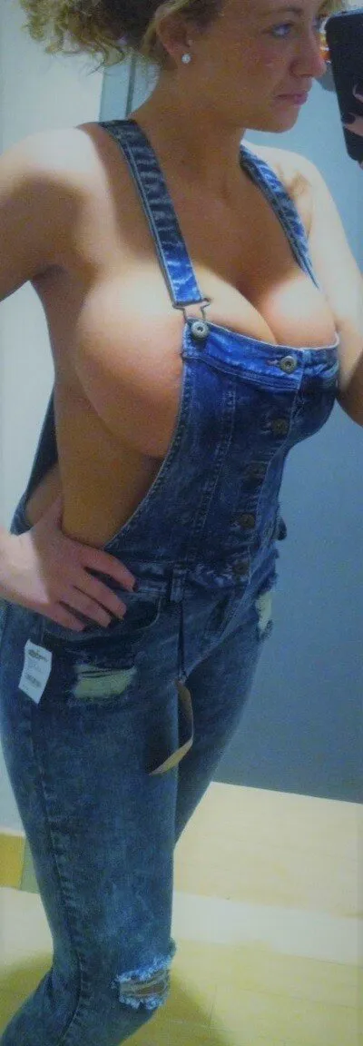 brunette milf busty boobs in jeans *roentgen01*