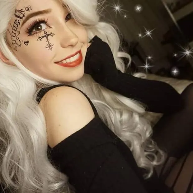 belle delphine white hair and shoulder