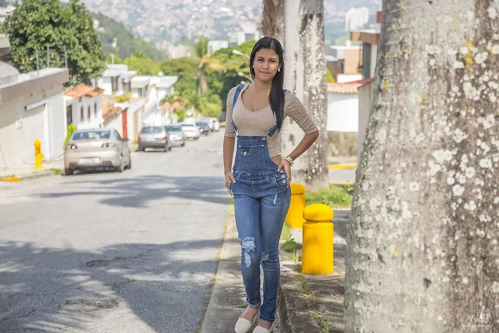 Denisse Gomez in Watch4Beauty set No nude