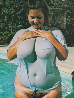 hairy bbw with big naturals in swimming pool