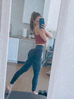 chrissy costanza big booty big ass leggings