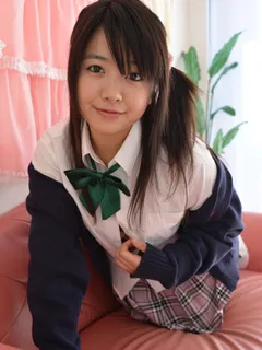 Aki Hinomoto in All Gravure set Upskirt Tease