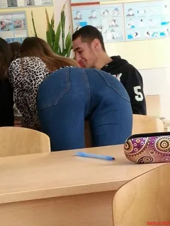 creepshot teacher bending over in class