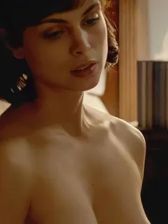 morena baccarin's celebrity titties